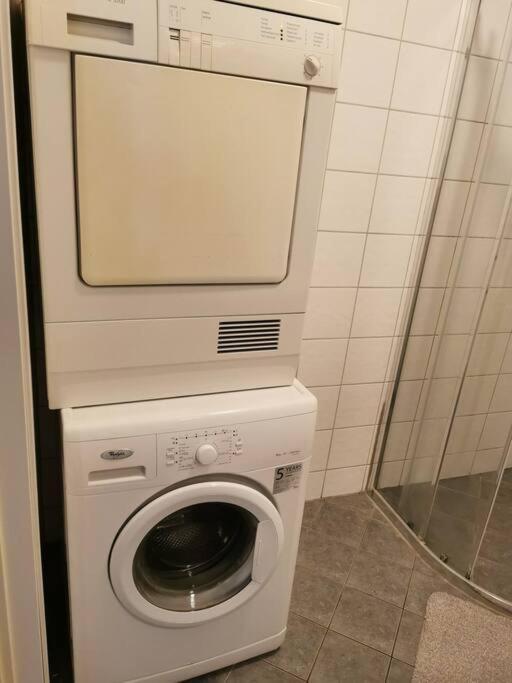 Nice 1-Bedroom Apartment In Heart Of The City Stavanger Bagian luar foto